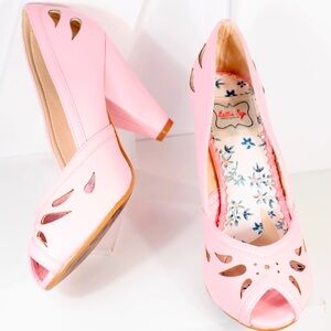 Bettie Page Marilyn pumps - NWOT